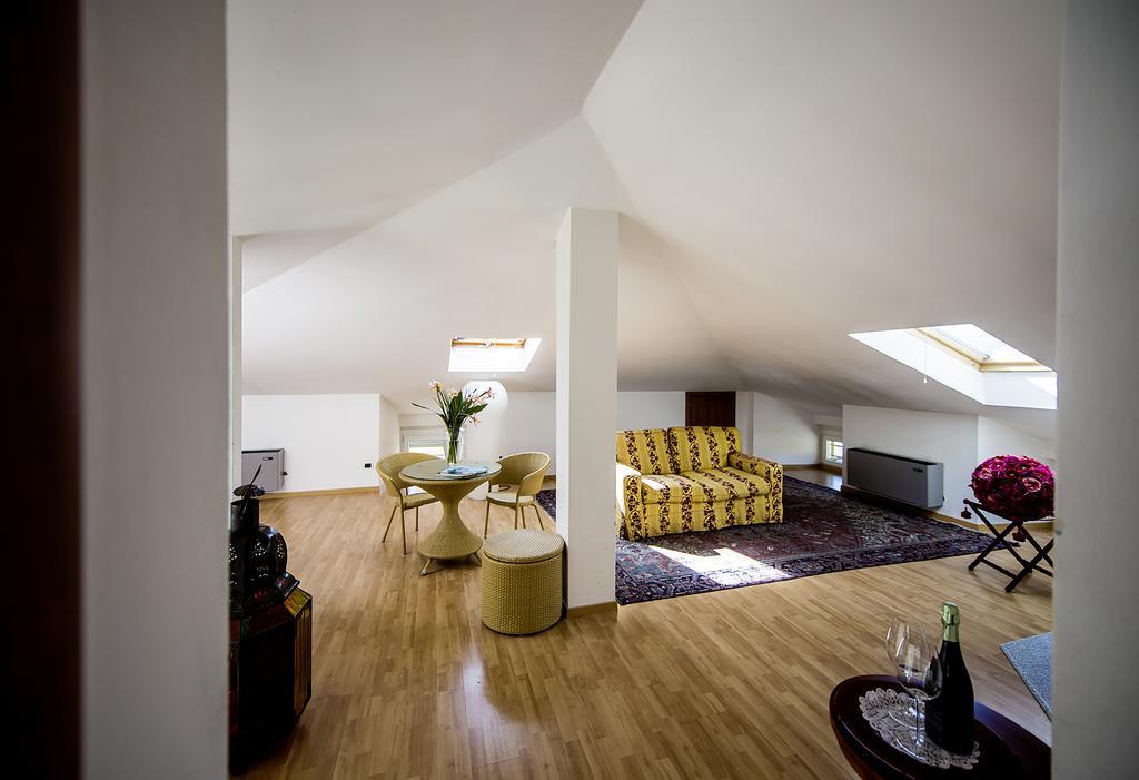 Hotel San Gerolamo Vercurago Bagian luar foto