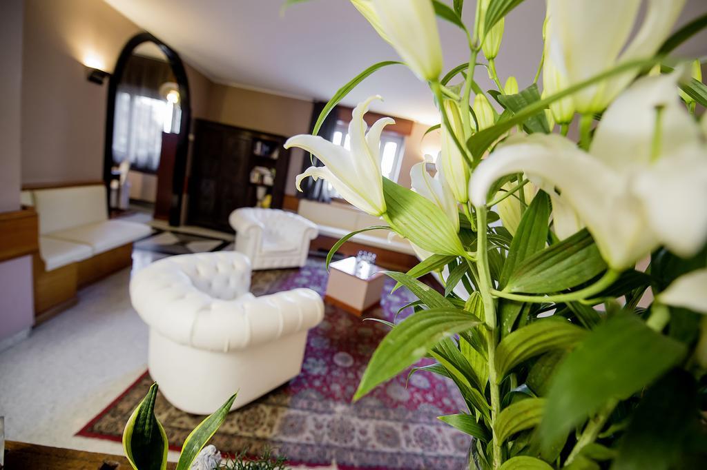 Hotel San Gerolamo Vercurago Bagian luar foto