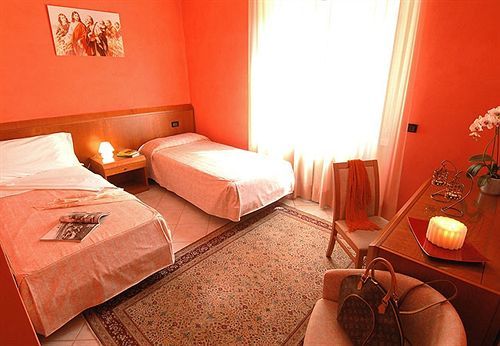 Hotel San Gerolamo Vercurago Bagian luar foto